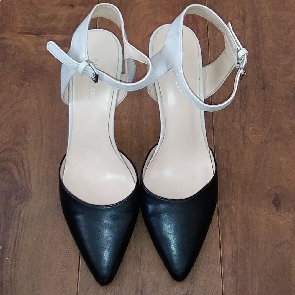 Heels - Picture 3 of 3